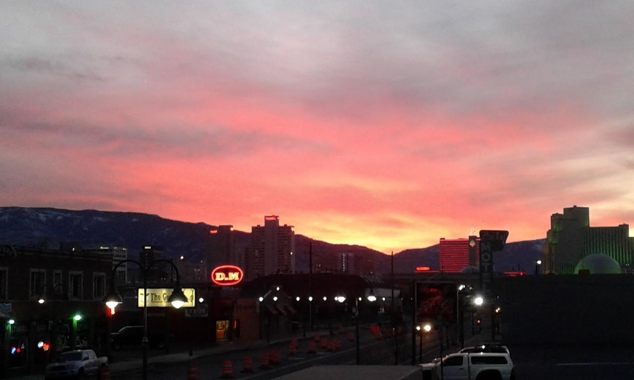 Reno 8 Motel Ngoại thất bức ảnh