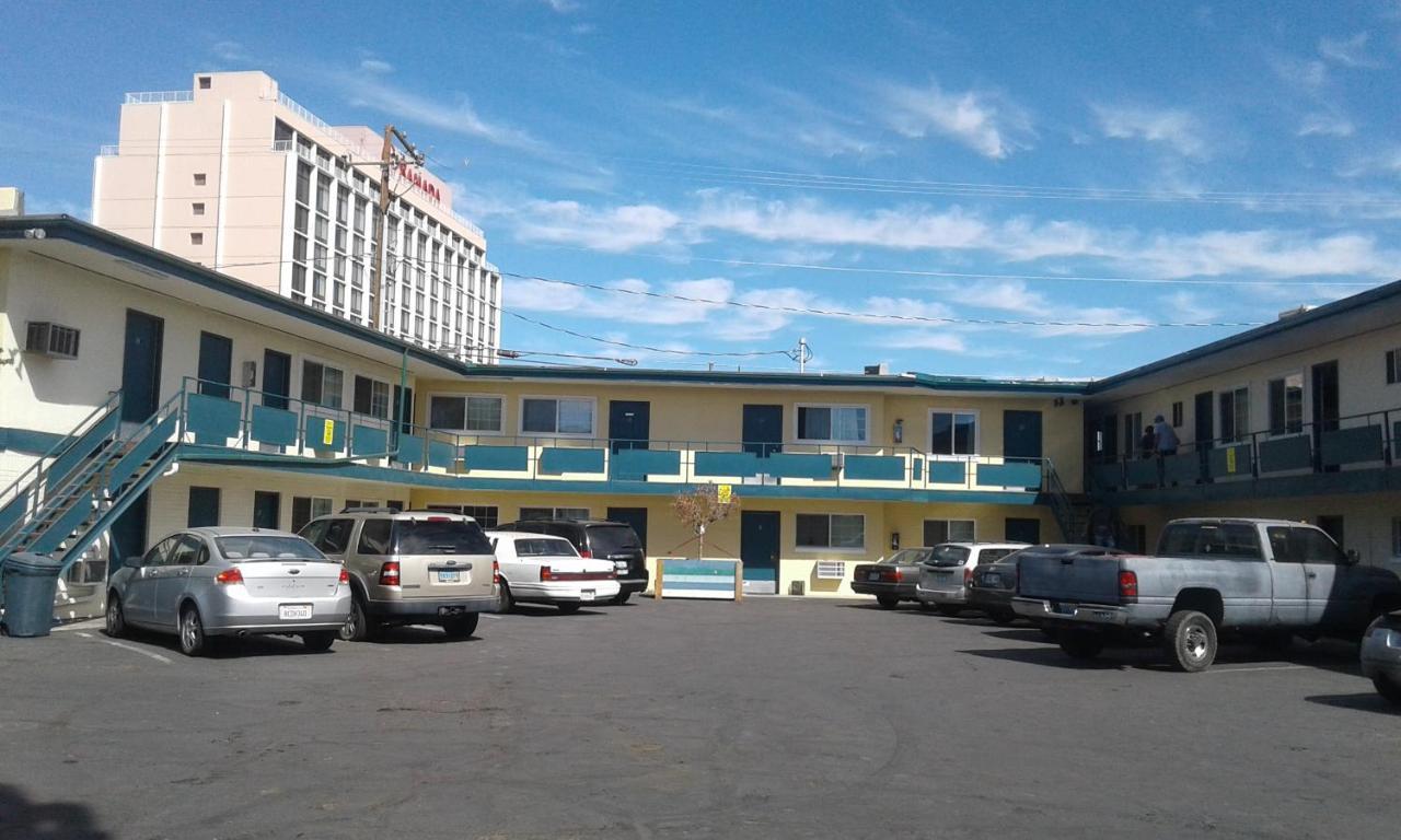 Reno 8 Motel Ngoại thất bức ảnh